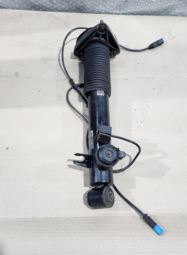 2014-2018 BMW X5 Shock Absorber Rear Right 6863178 X5 F15 and X6 F16 xDrive
