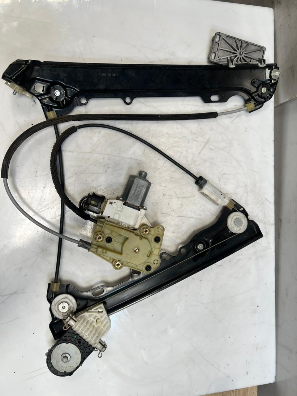 2012 BMW Z4 E89 sDrive 20I Window REGULATOR Motor Front Left 6952085 OEM