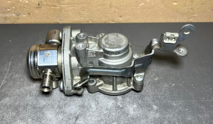 12-18 Mercedes W212 C300 M276 High Pressure Fuel Pump W/Housing A276 0700601 OEM