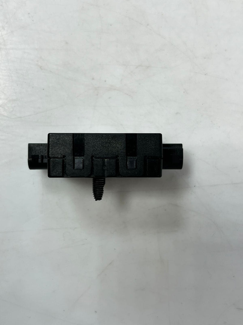 2017-2019 BMW X3 F25 DIVERSITY ANTENNA CONTROL MODULE 9181453