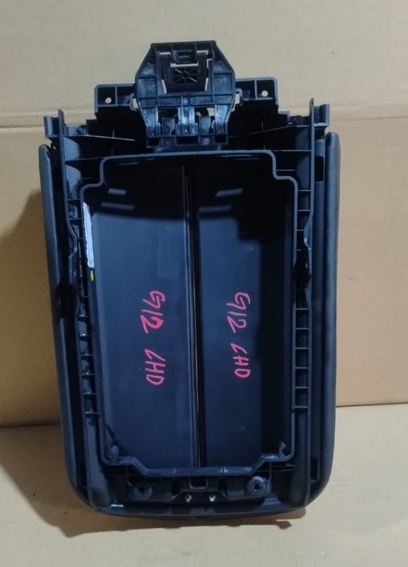 BMW G11 G12 750I 740I ARMREST STORAGE COMPARTMENT LID P/N 9348741