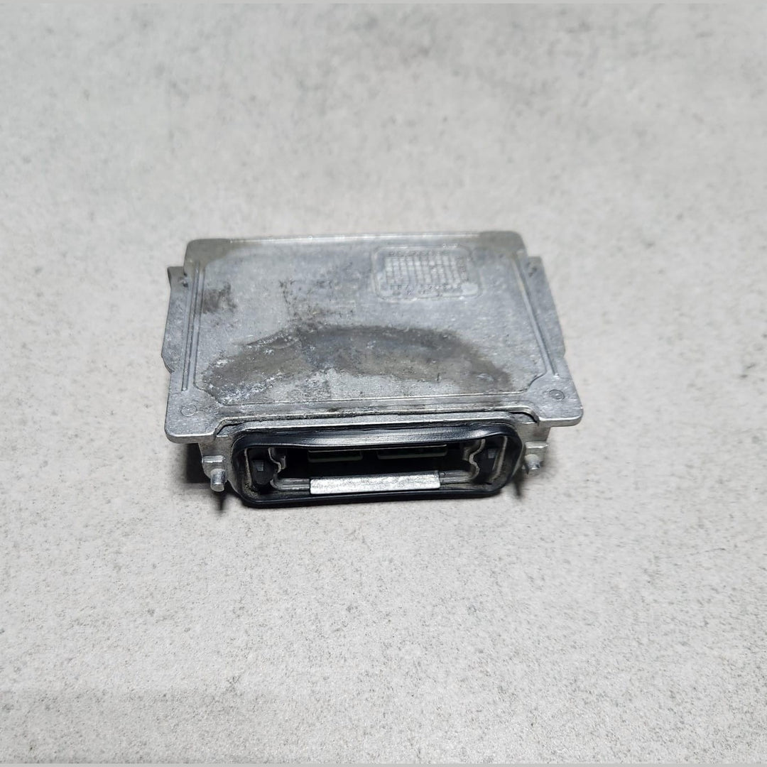 BMW E87 Xenon Headlight Ballast Control Unit 8903493 E81 E82 E87