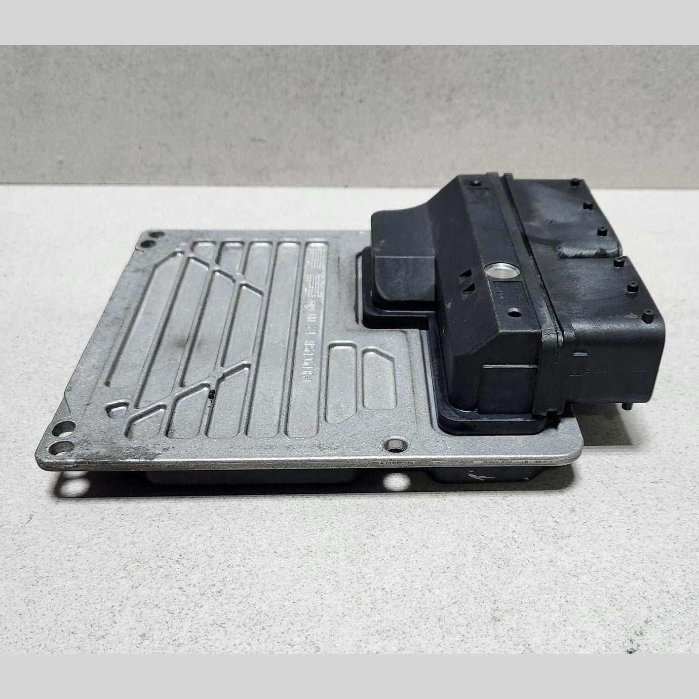 2011-2012 Mercedes-Benz C180 Engine Control Unit A2710108847