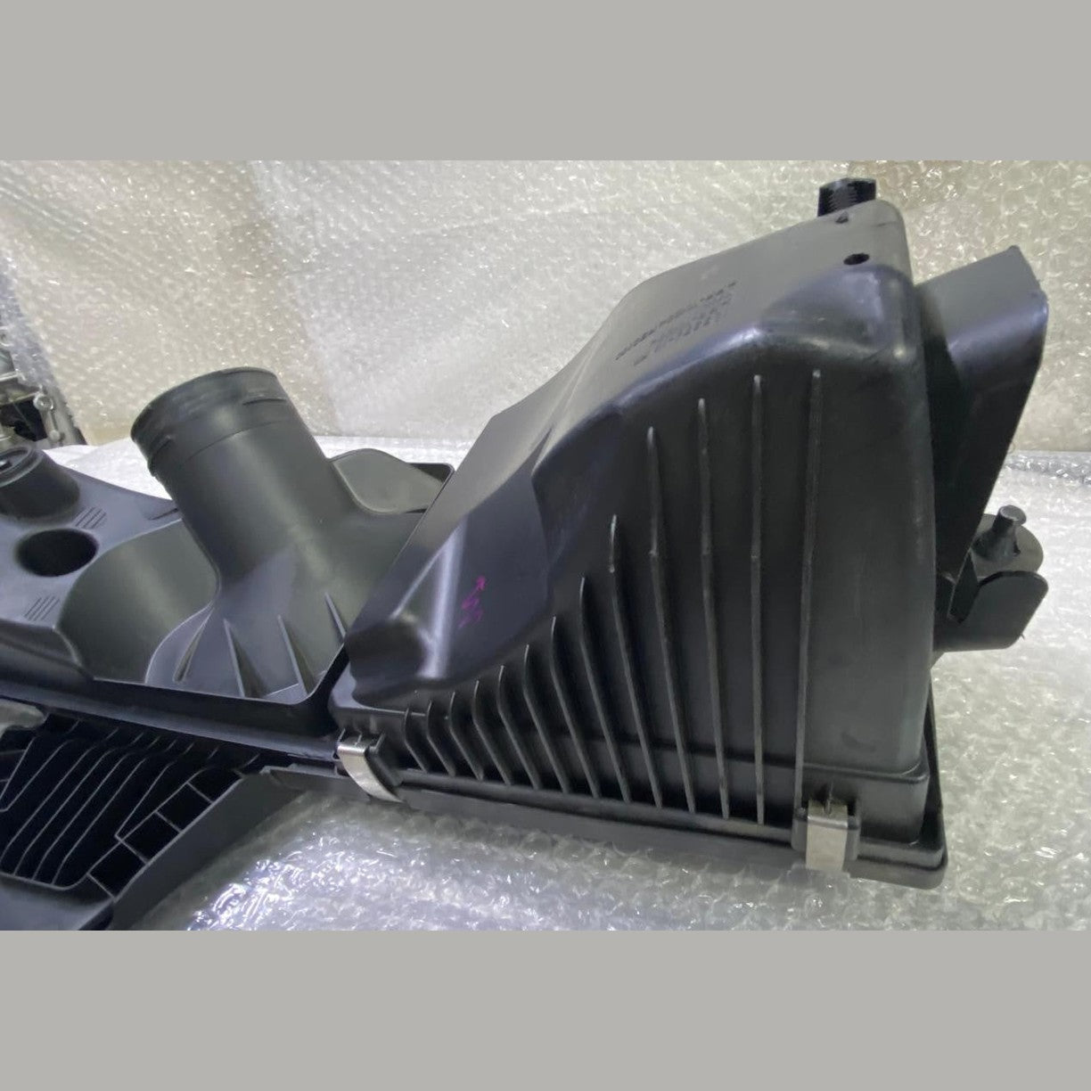 OEM BMW F20 F30 F31 LCI B38 Intake Muffler Air Filter Box Housing Petrol 8647449
