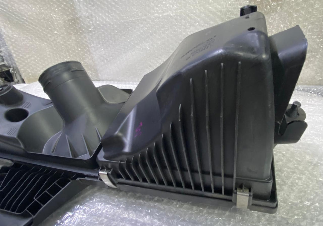 OEM BMW F20 F30 F31 LCI B38 Intake Muffler Air Filter Box Housing Petrol 8647449