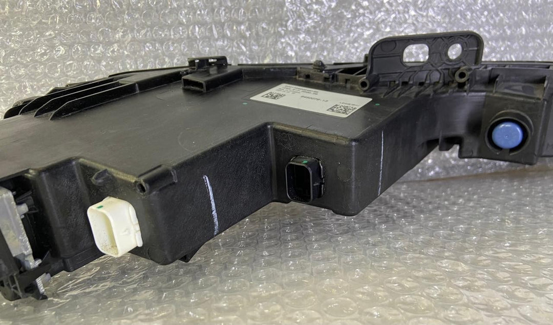 OEM 2023-2024 BMW 7 SERIES G70 LEFT DRL DAYTIME RUNNING LIGHT LED 9450079