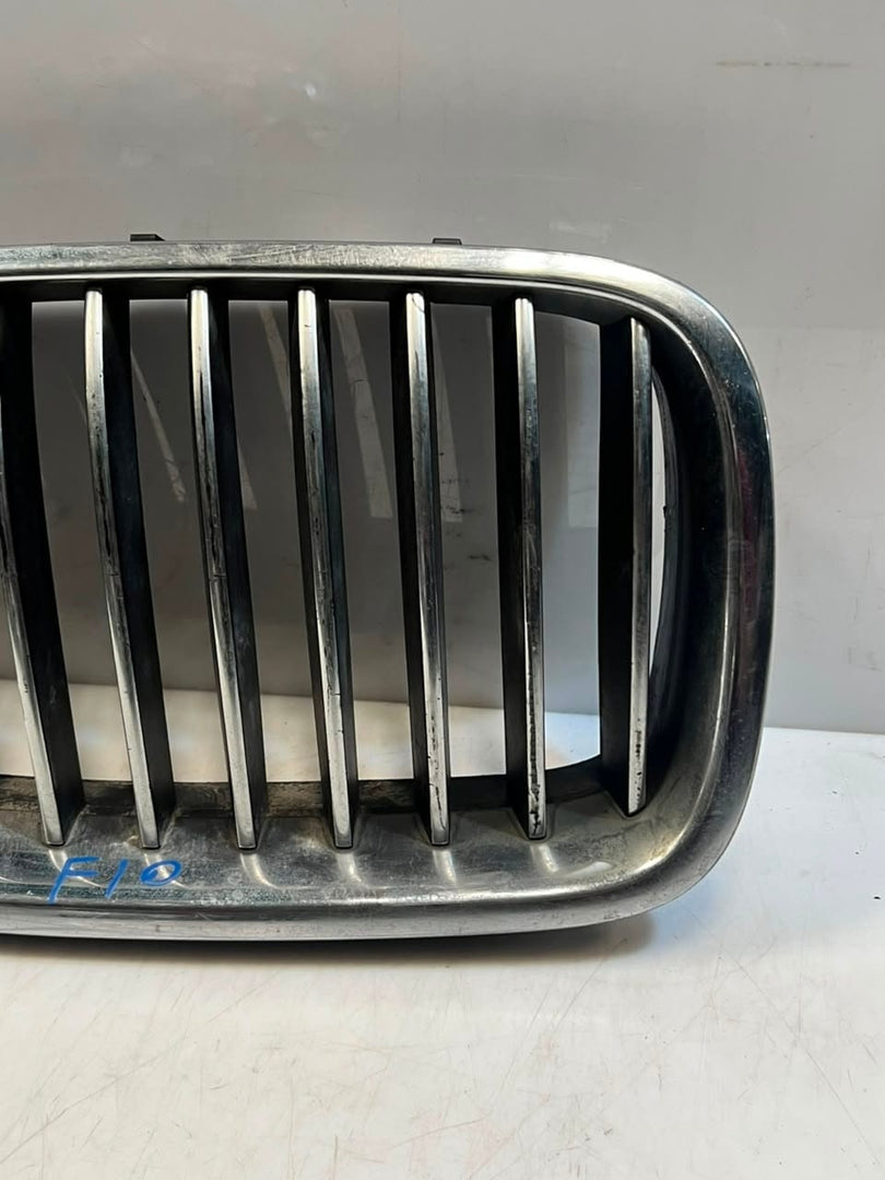 2012-2014 BMW M5 5 Series F10 F11 Front Bumper Upper Radiator Grille 7200728