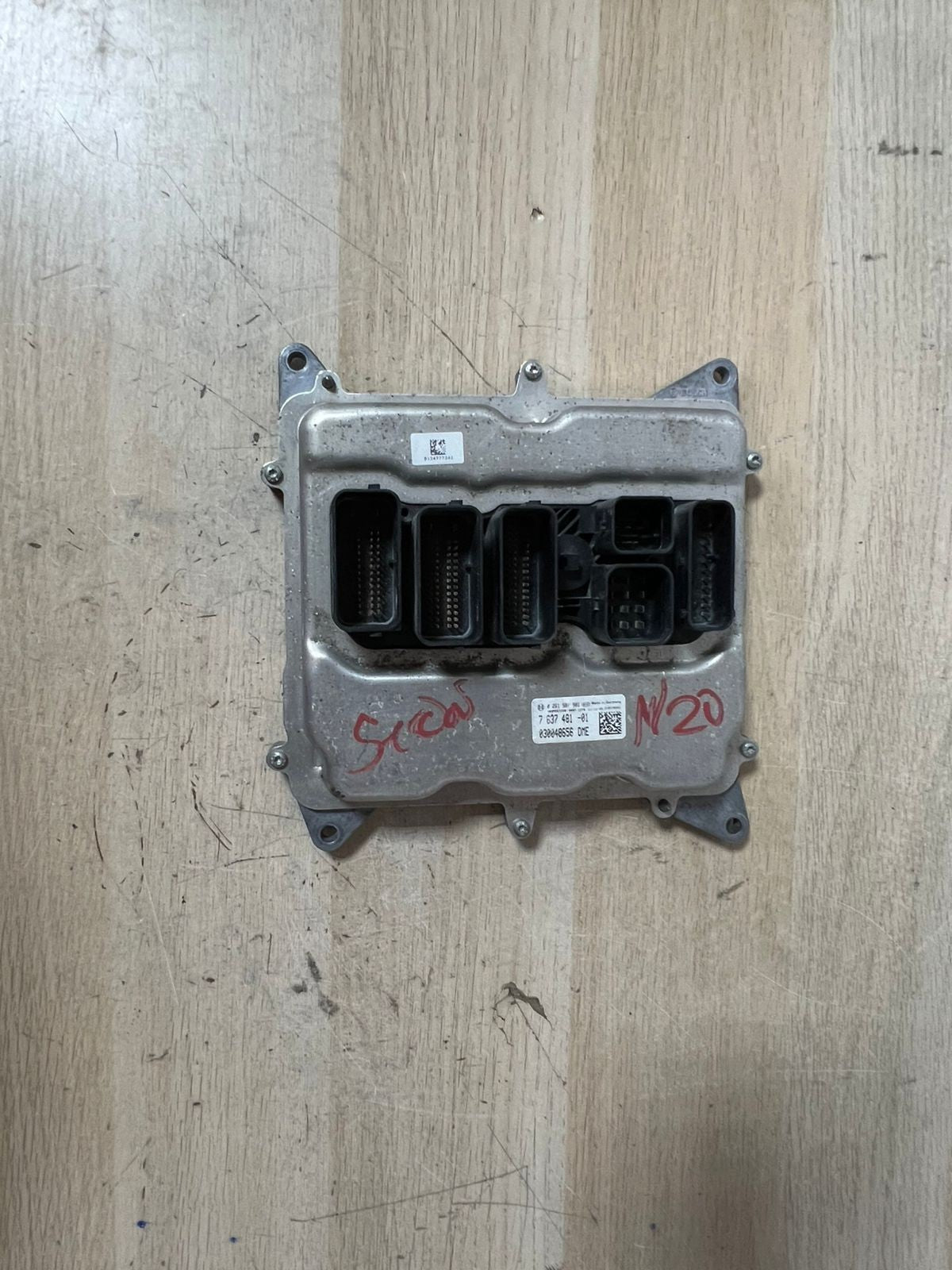BMW 3 F30 F35 F31 F10 N20 2014 Engine control unit module ECU 7637481