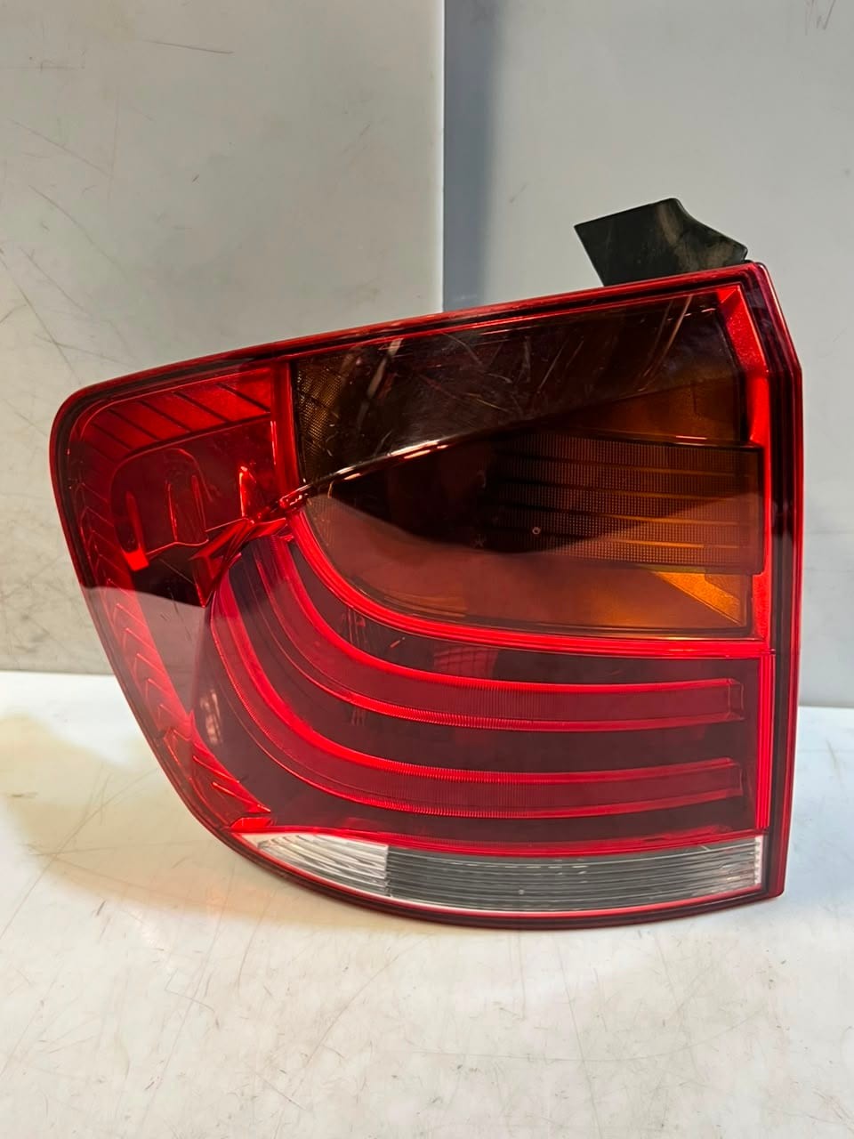 2010-2015 BMW X1 E84 Tail Light ASSEMBLE, Left SIDE BACK LIGHT 2990109 ECE 