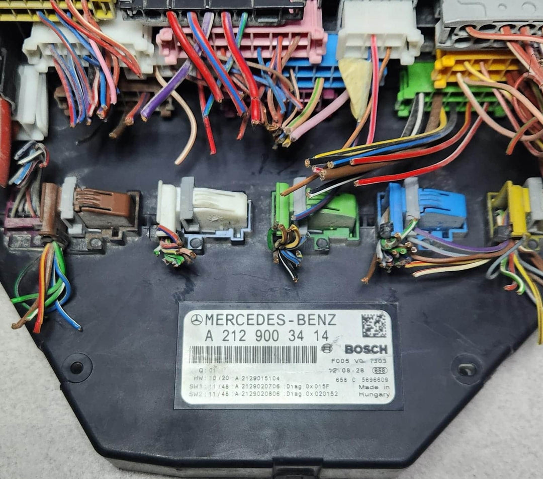 2008-15 Mercedes-Benz W212 Front Sam Fuse Box Control Unit A2129003414 X204 GLK