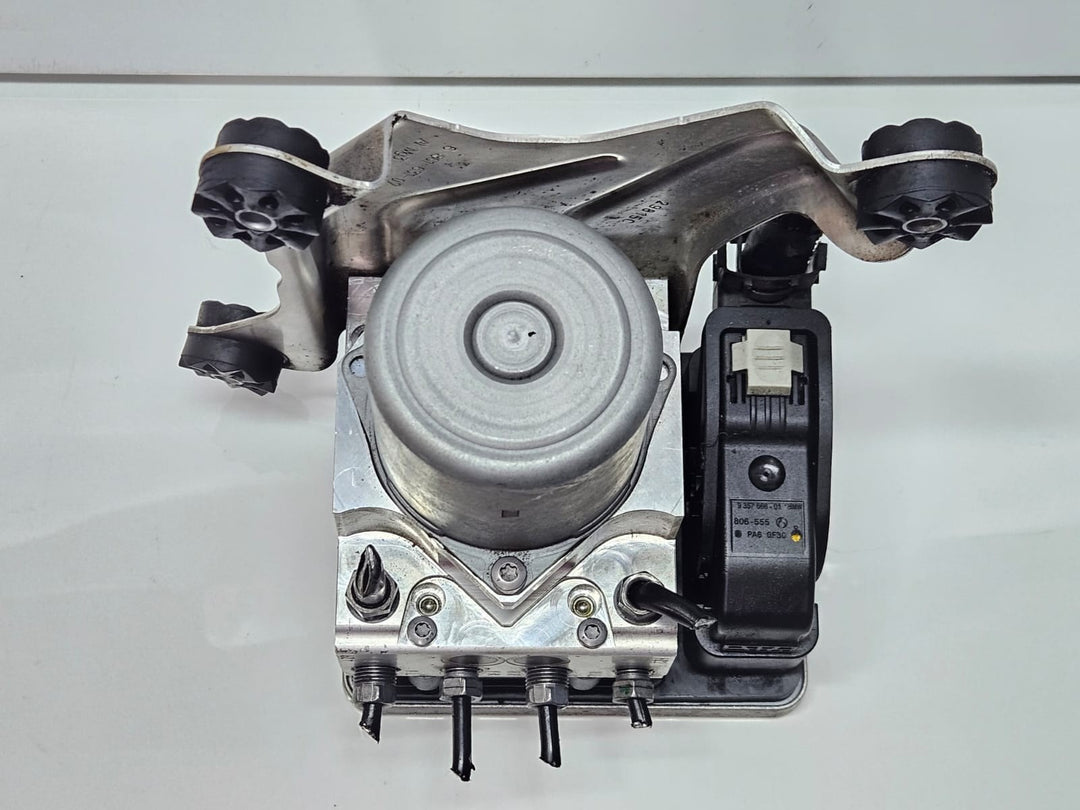 6880538-2016-2019 BMW 750i 740Li G11 G12 Abs Pump Control Module OEM 