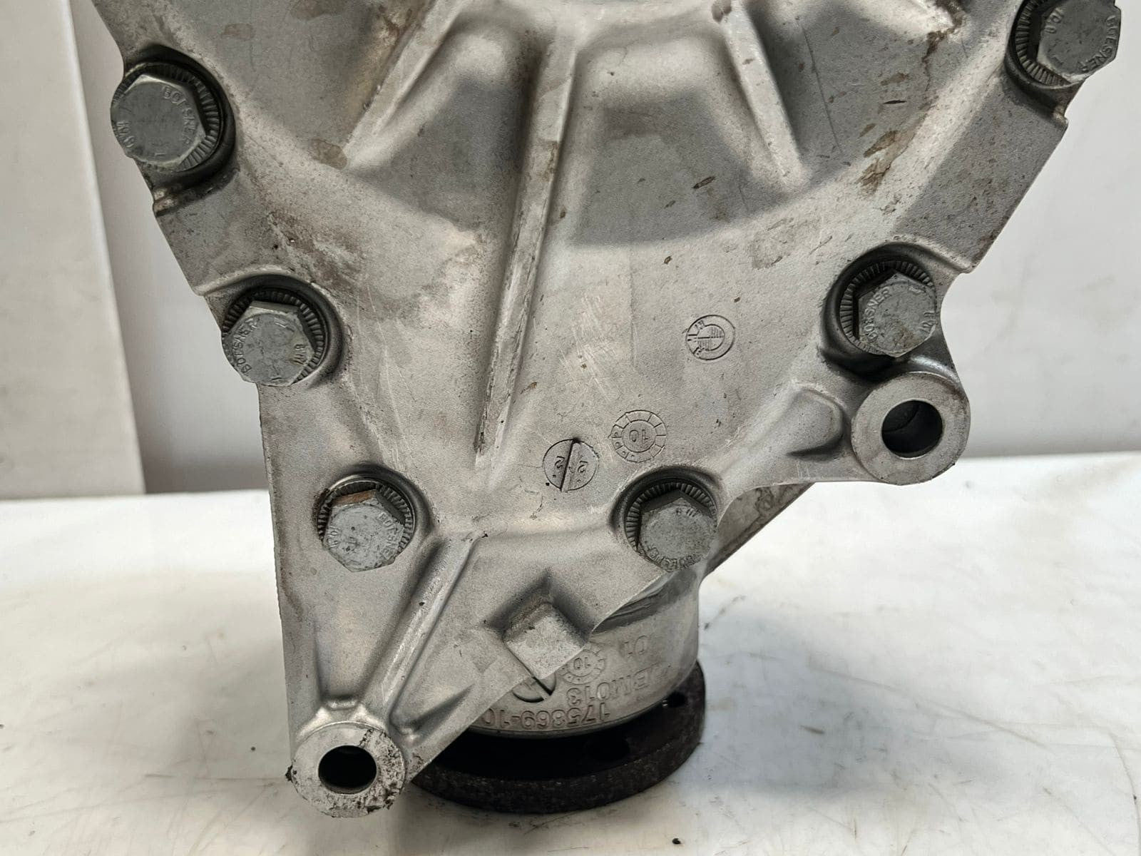 BMW E70 X5M and E71 X6M 4.4 V8 Front Differential Carrier 3.91 Ratio 7602072 OEM