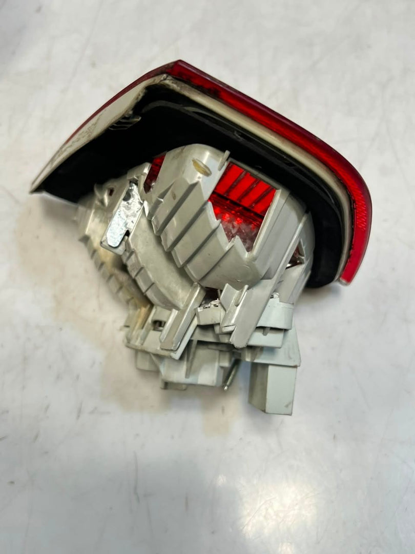 BMW 3' 328i E90 E92 E93 Rear Left Taillight 6937457, 6937458, 6937459, 6937460
