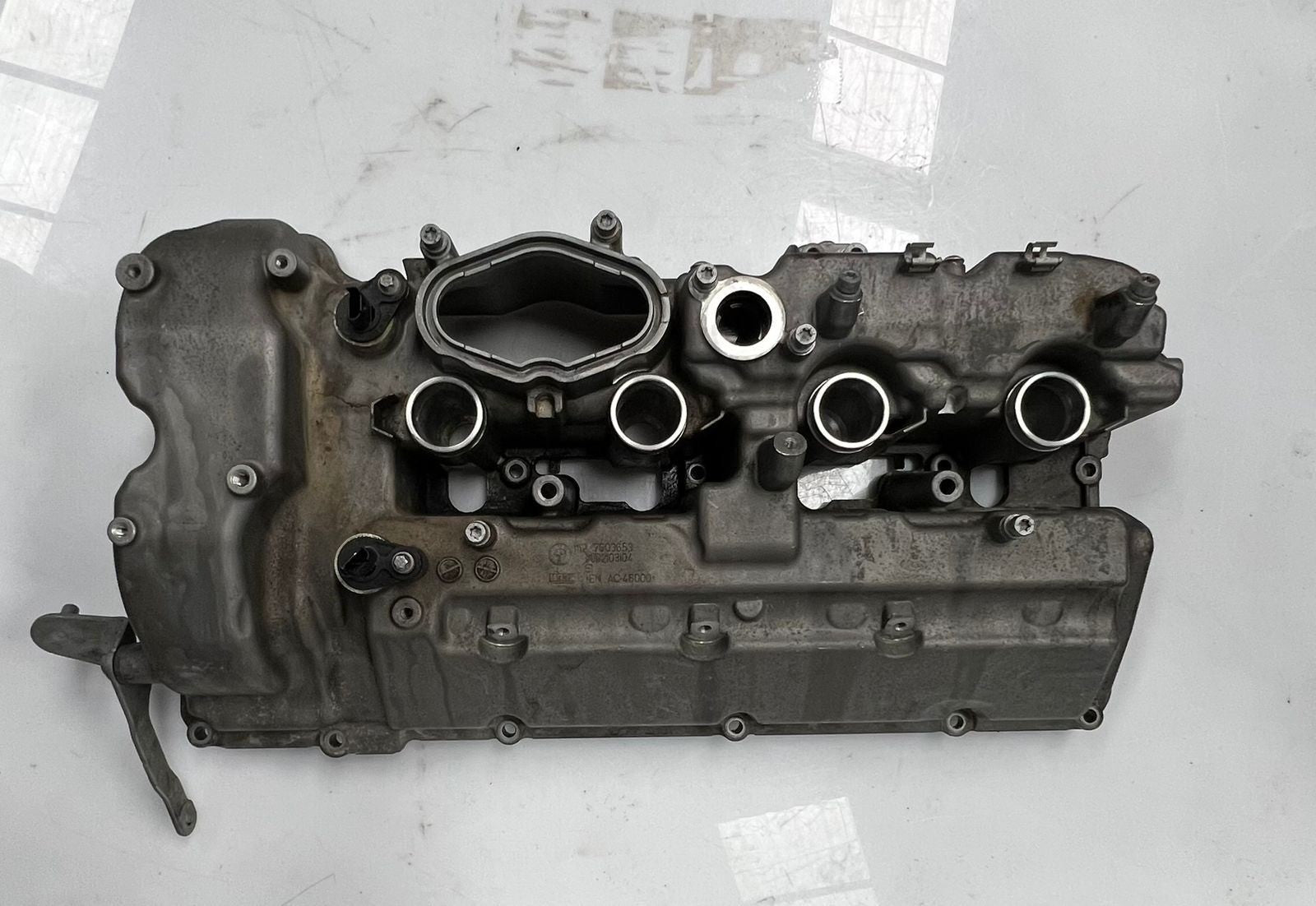 OEM Left Valve Cover for 2012-2016 BMW F10 M5 with S63 engine. 7603653