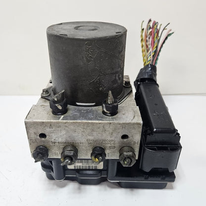 2000-2006 BMW X3 E83 ABS Pump Control Module 6773012 USED