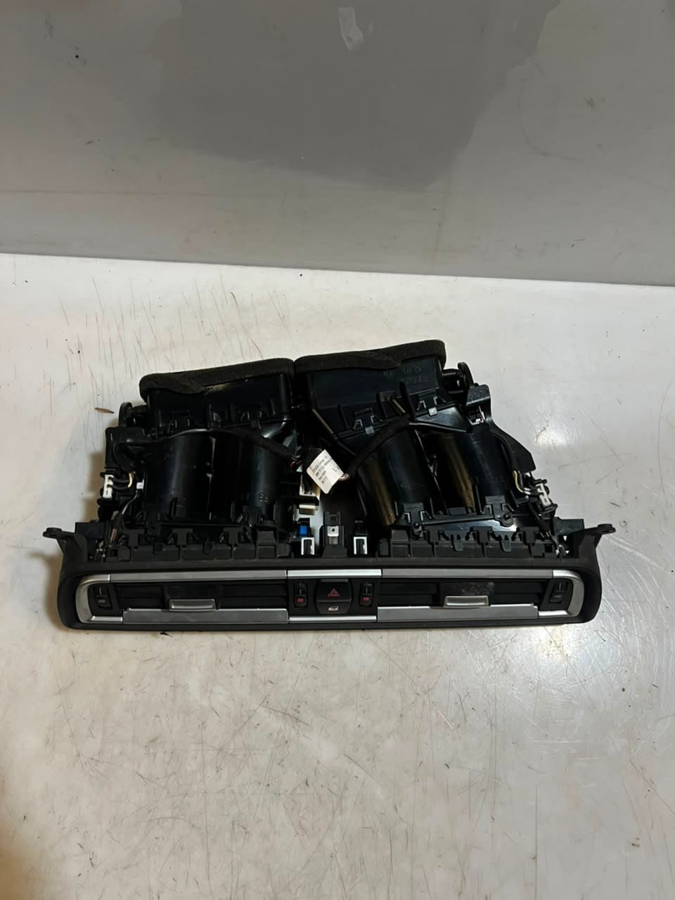 BMW 7 Series F01 F02 F03 F04 750i Center Dash Air Vent 9115859 OEM RHD