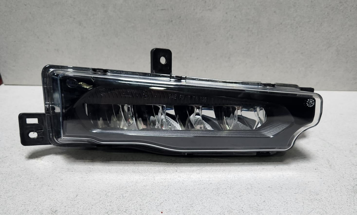 2019-2021 BMW X3 Front Right Fog Light 9492772 X3 G01 OEM