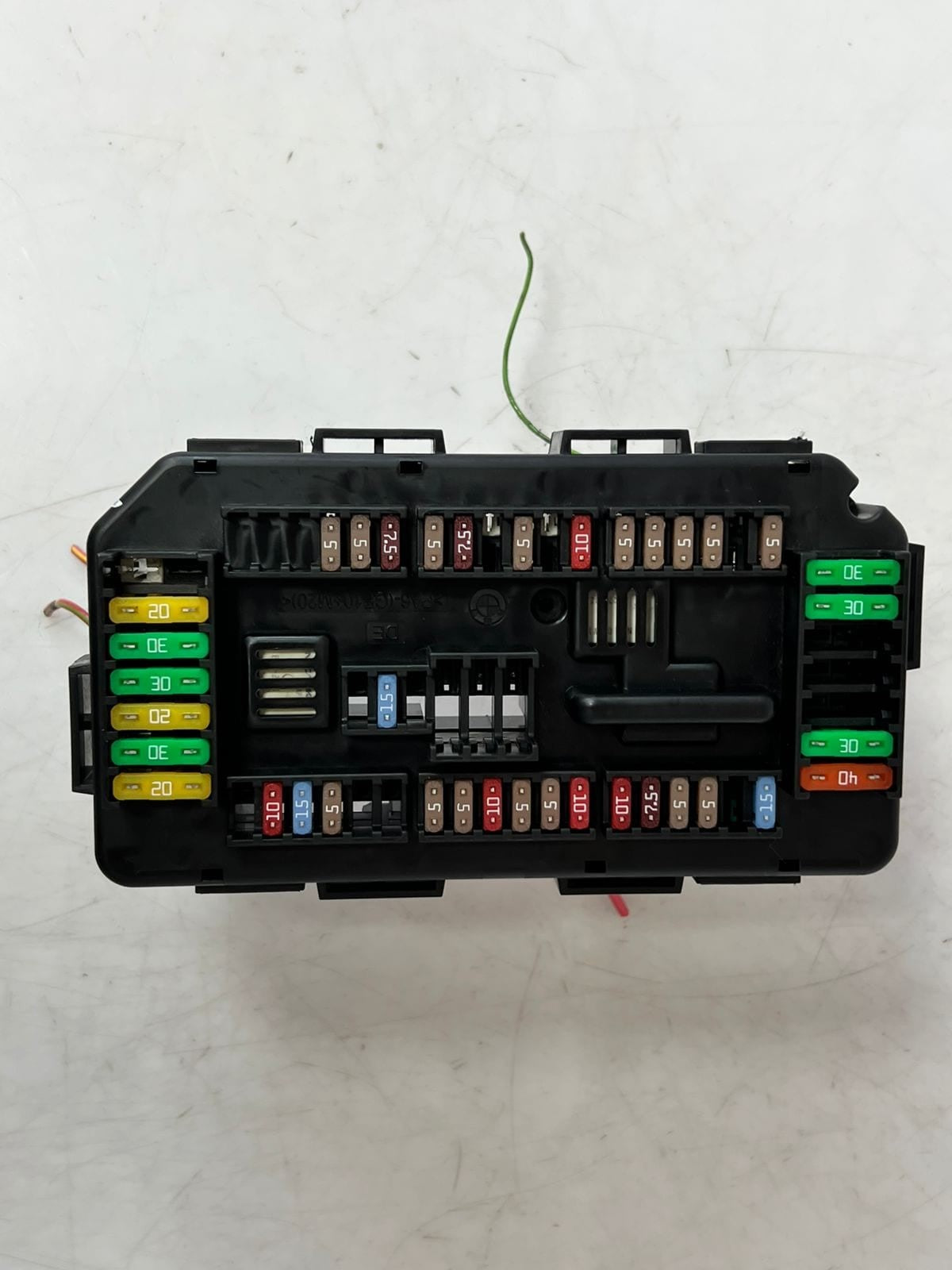 2015-2016 BMW 435i 1 2 3 4 F Series Engine Fuse Box Control Module 9389068 OEM