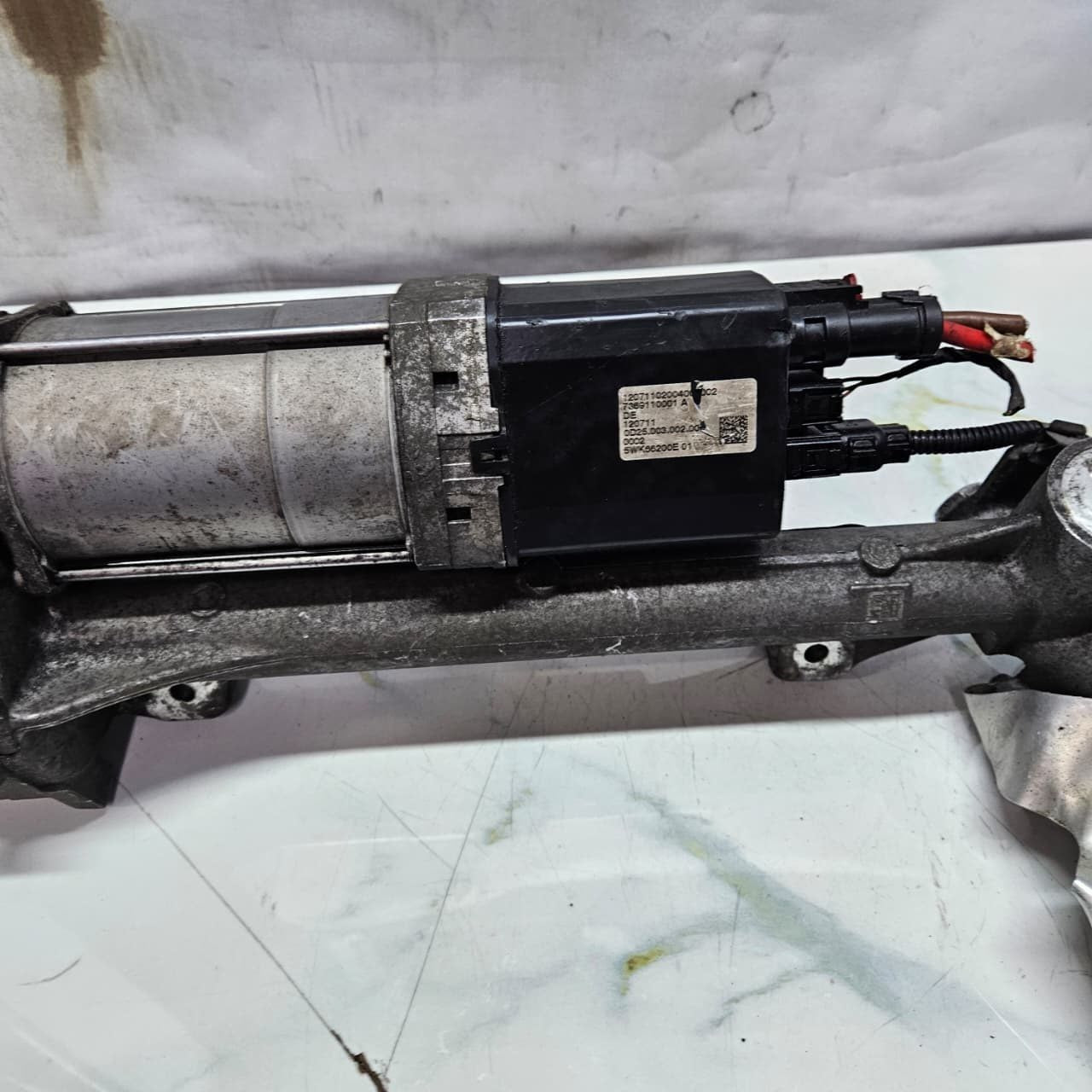 BMW F20, F21, F30 Power Steering Rack RHD 6859305 OEM
