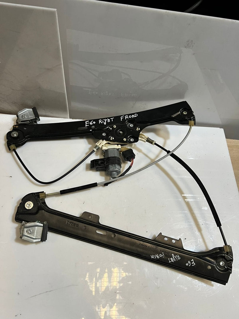 2006-2010 BMW 550i 5 Series E60 E61 Front Right Window Regulator 7184384 OEM