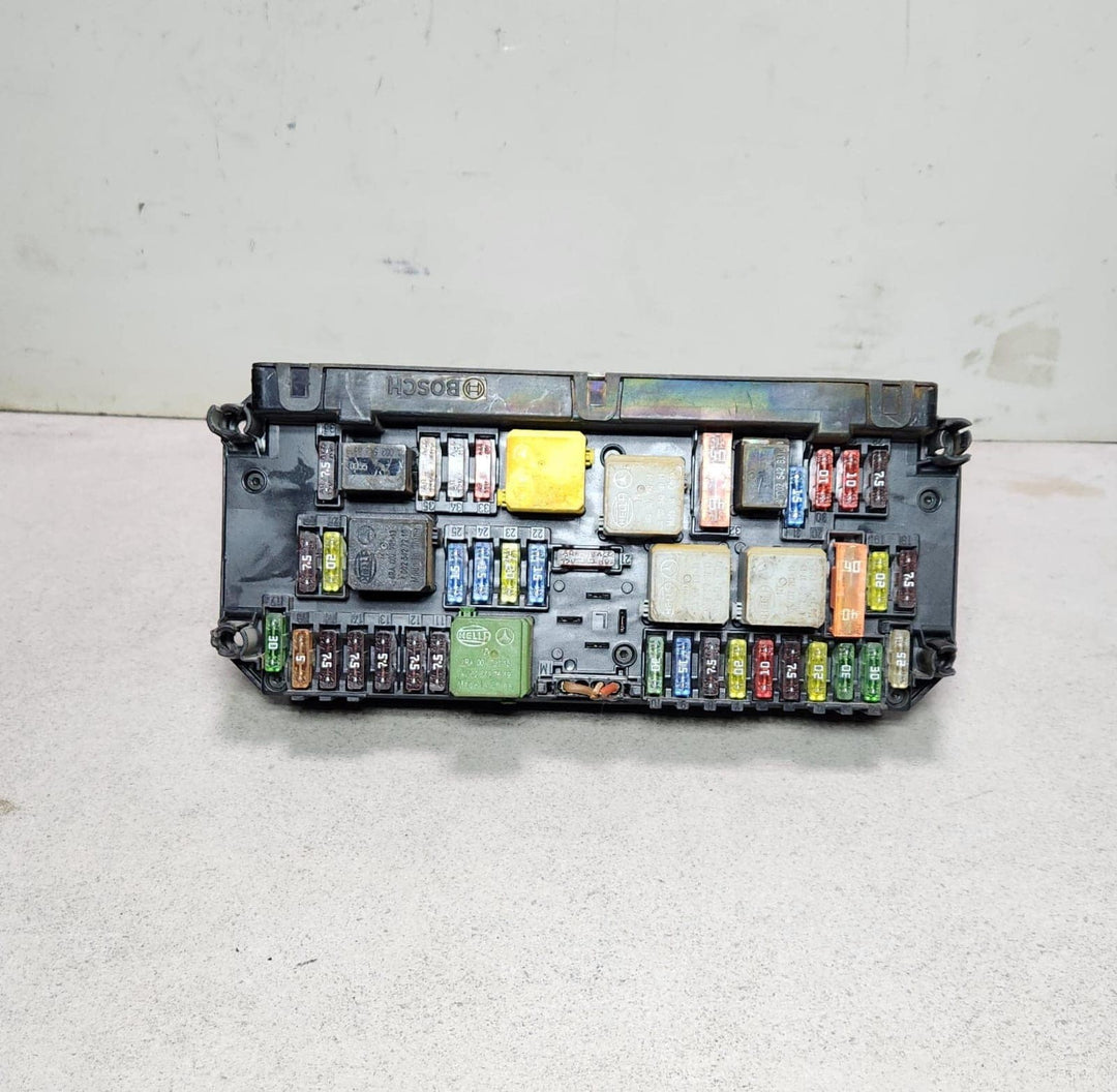 Mercedes-Benz Front Sam Fuse Box Control Module A2129004811 W204 C-Class  W207