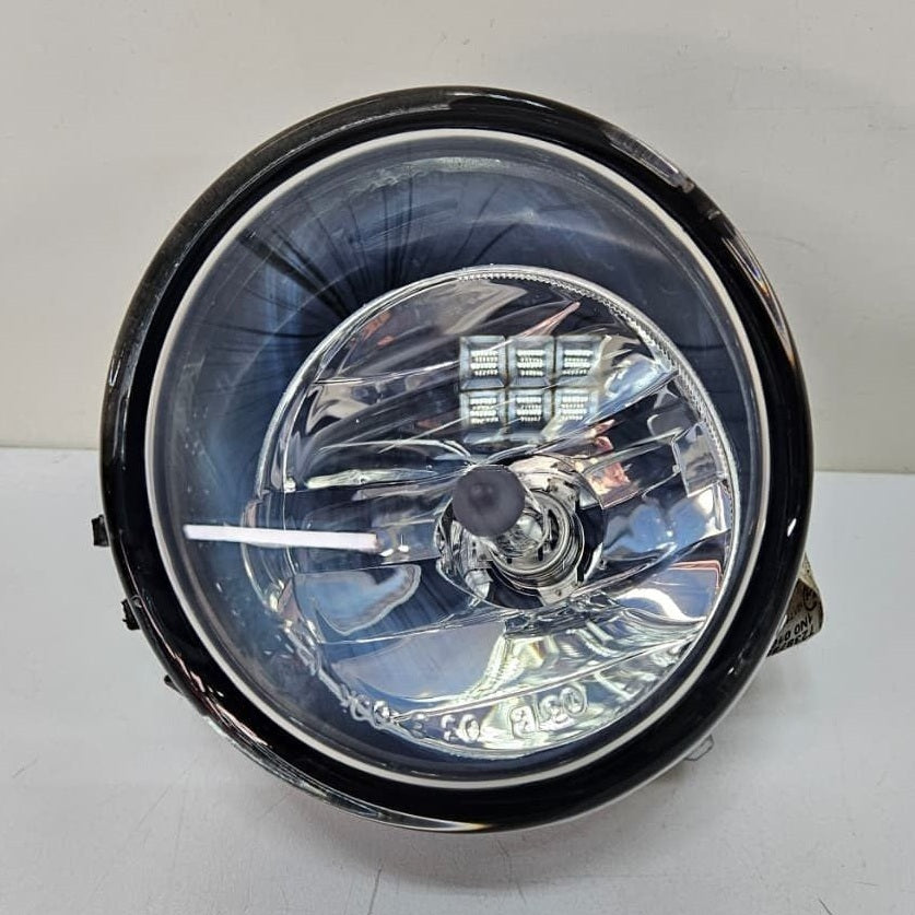 2018-2019 BMW X1, X2, X3, X4, X5 F15 Fog Lamp Assembly 7238788 USED
