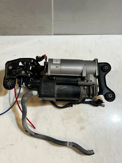 2013-2019 BMW X5 F15, F85, and X6 F16 AIR Suspension Compressor PUMP 26071611