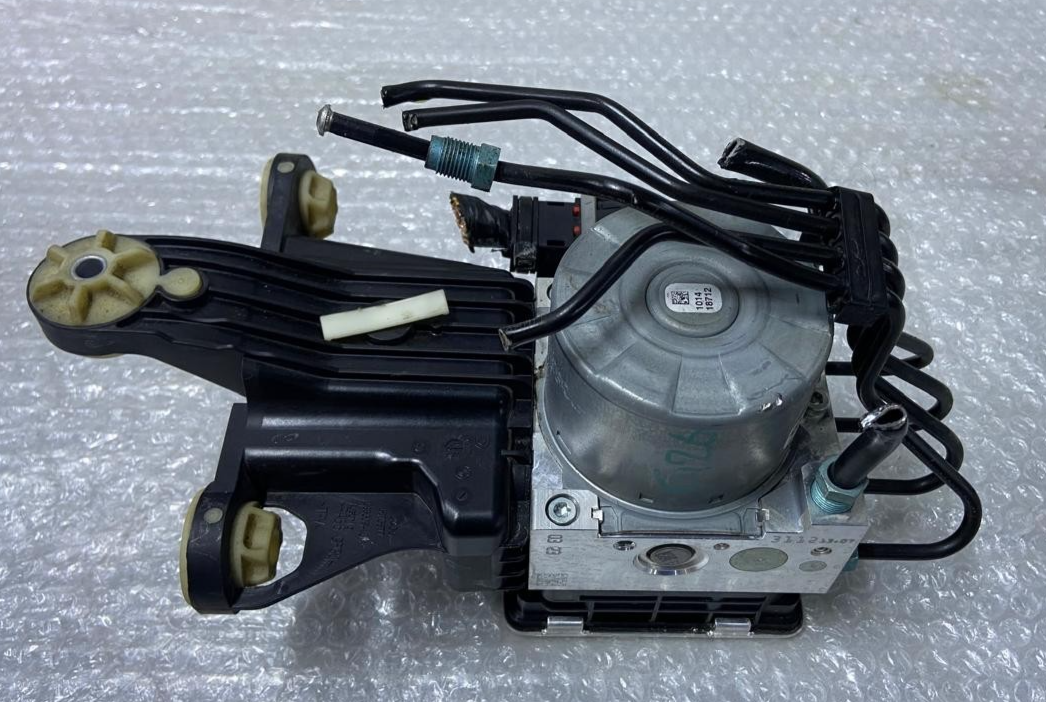 OEM 2021 BMW G20 G26 ABS PUMP ASSEMBLY 5A44C38-01 - 5A44C39