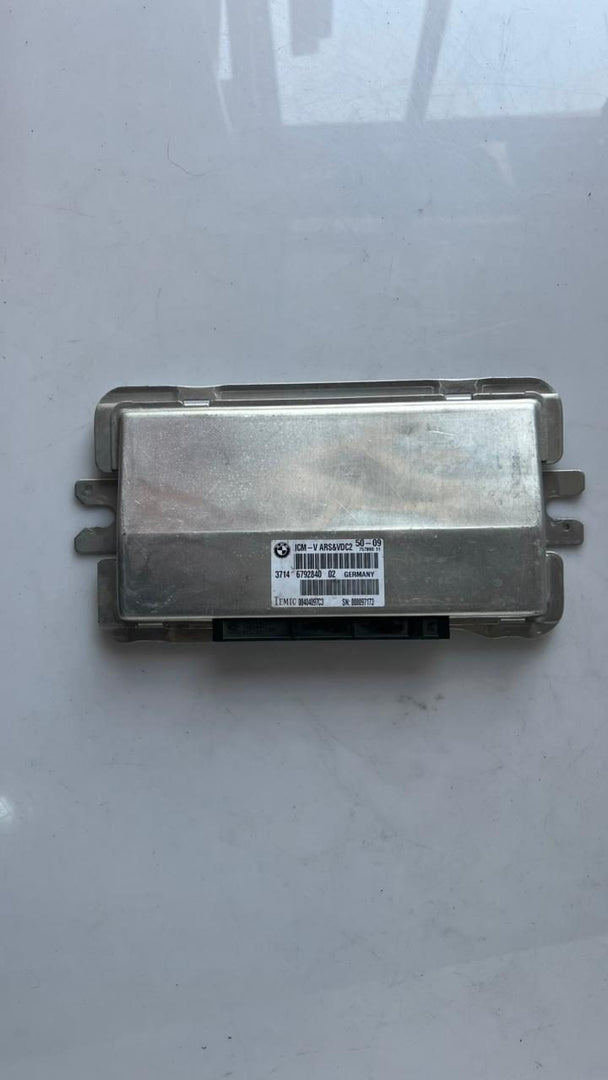 2009-2015 BMW 550i Suspension Control Module 6792840 5 Series F07 GT and 7 Serie