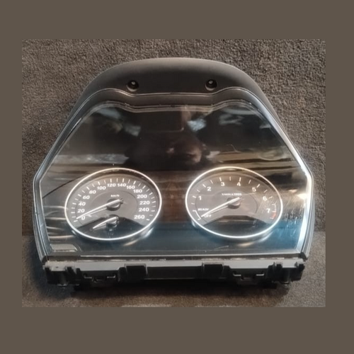 BMW X1 F48 2.0 DIESEL AUTOMATIK KOMBIINSTRUMENT TACHOMETER KM/H T.-NR. 9295446