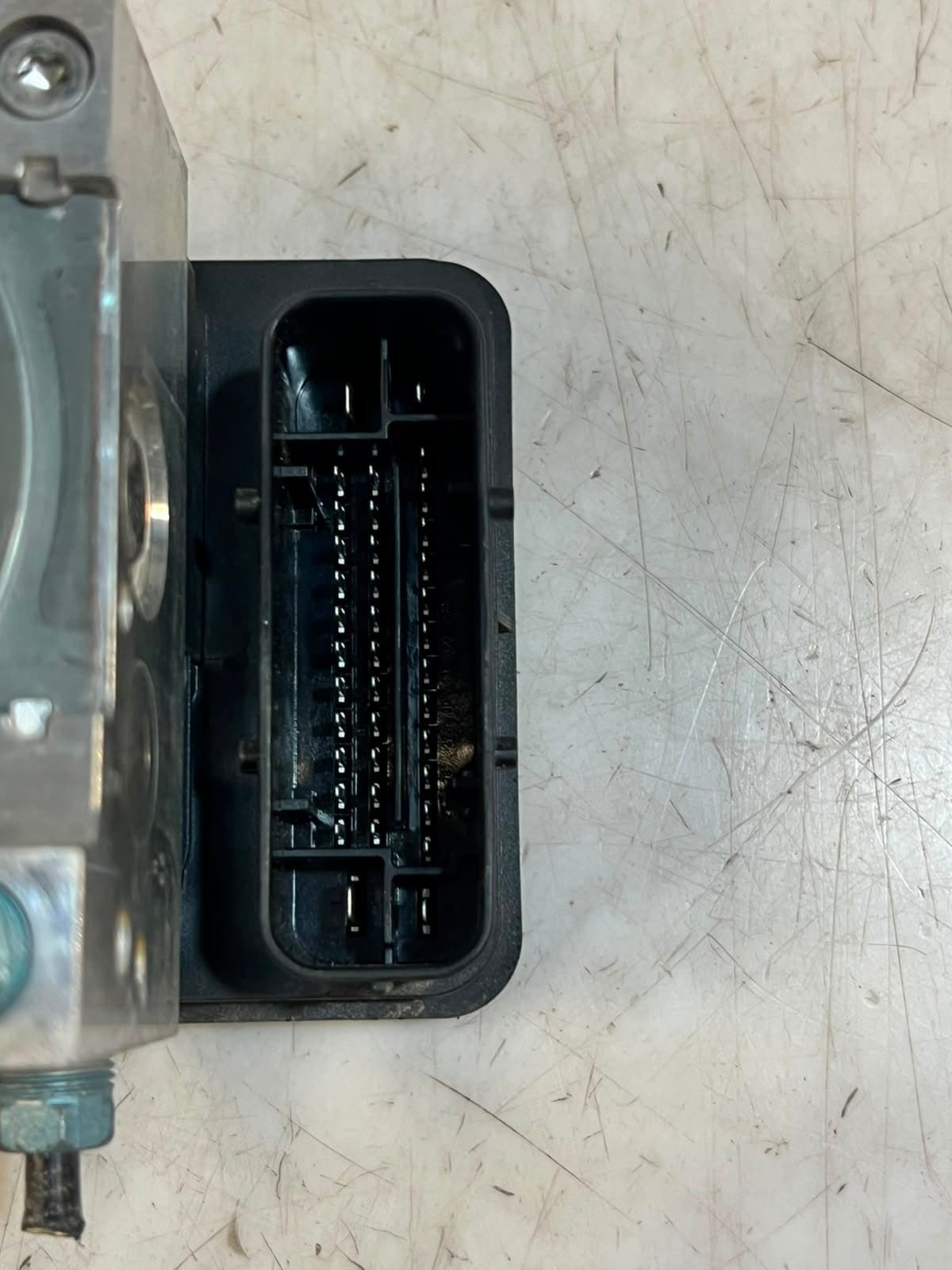 2014 BMW 3 Series F20 F30 F31 328i ABS Pump Module 6858953 OEM