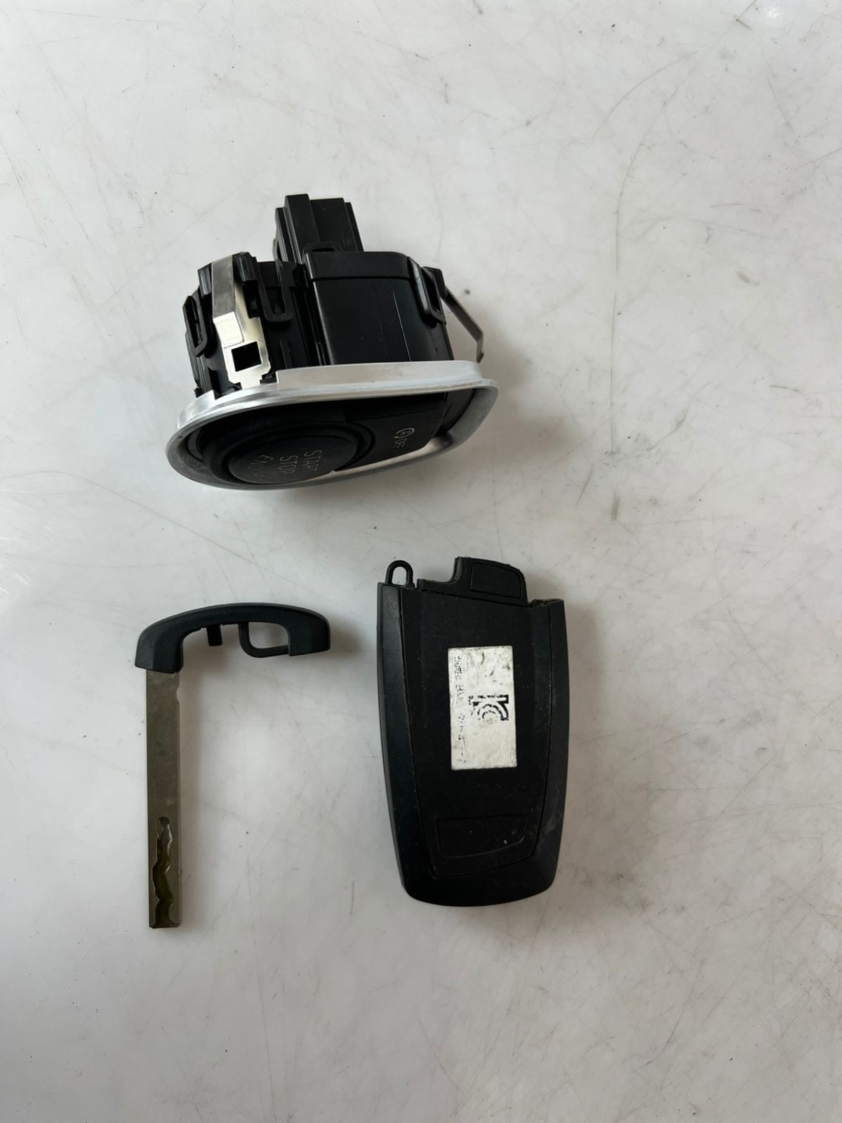 BMW 1 3 SERIES F20 N47 DIESEL ENGINE CONTROL MODULE ECU SET FEM + 1KEY 8582280