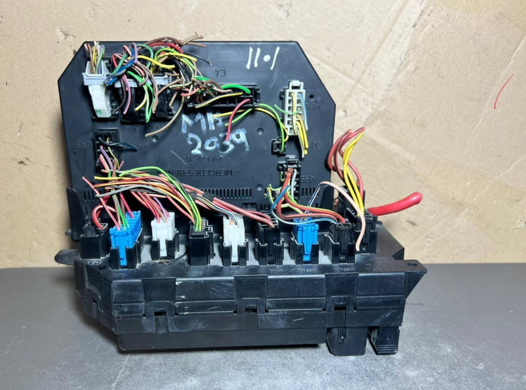 Mercedes W221 S-Class Front Fuse Relay Box SAM Control A221 5404650 A221 5401101