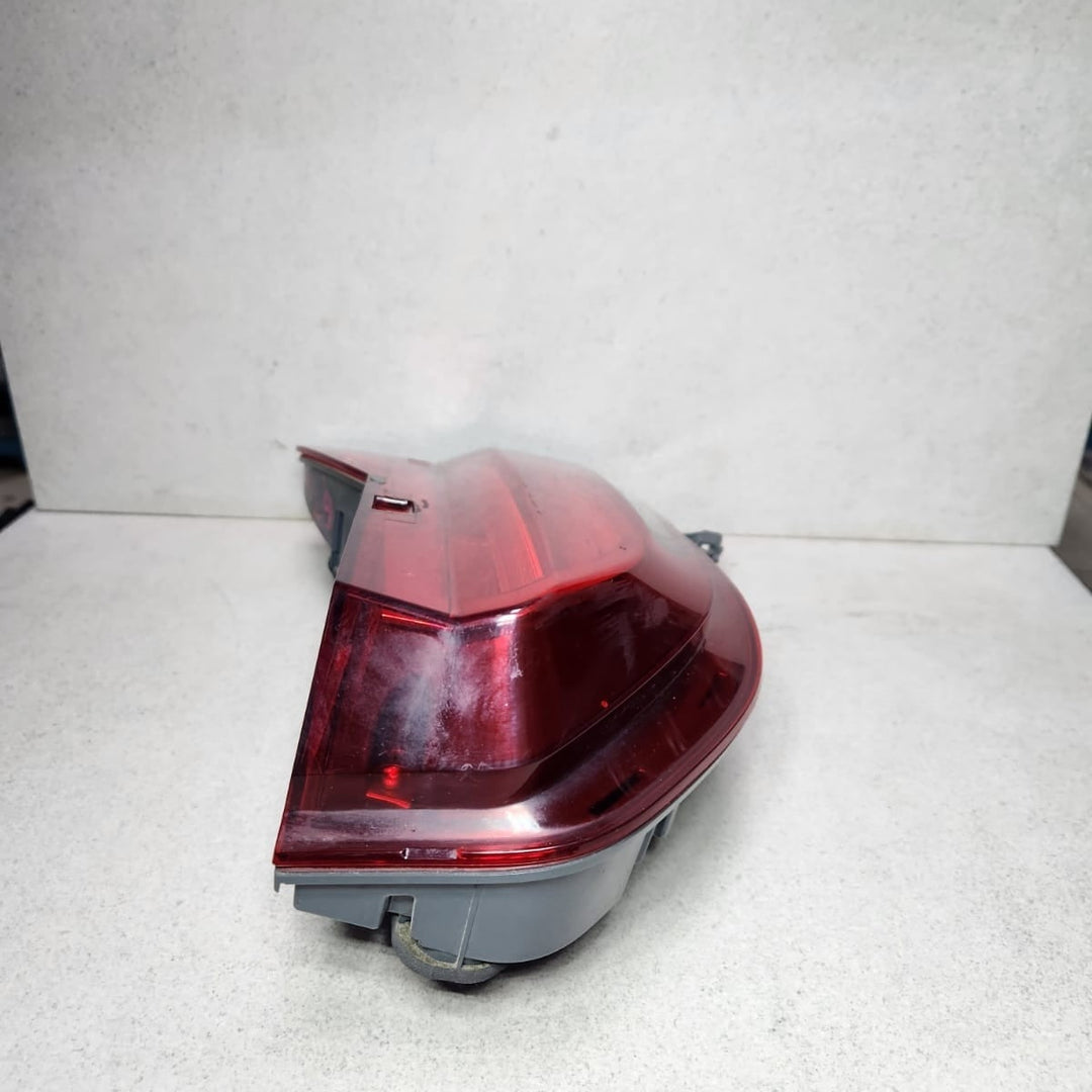 2016-2019 BMW 740i Rear Tail Light 2583246 7 Series G11 G12 