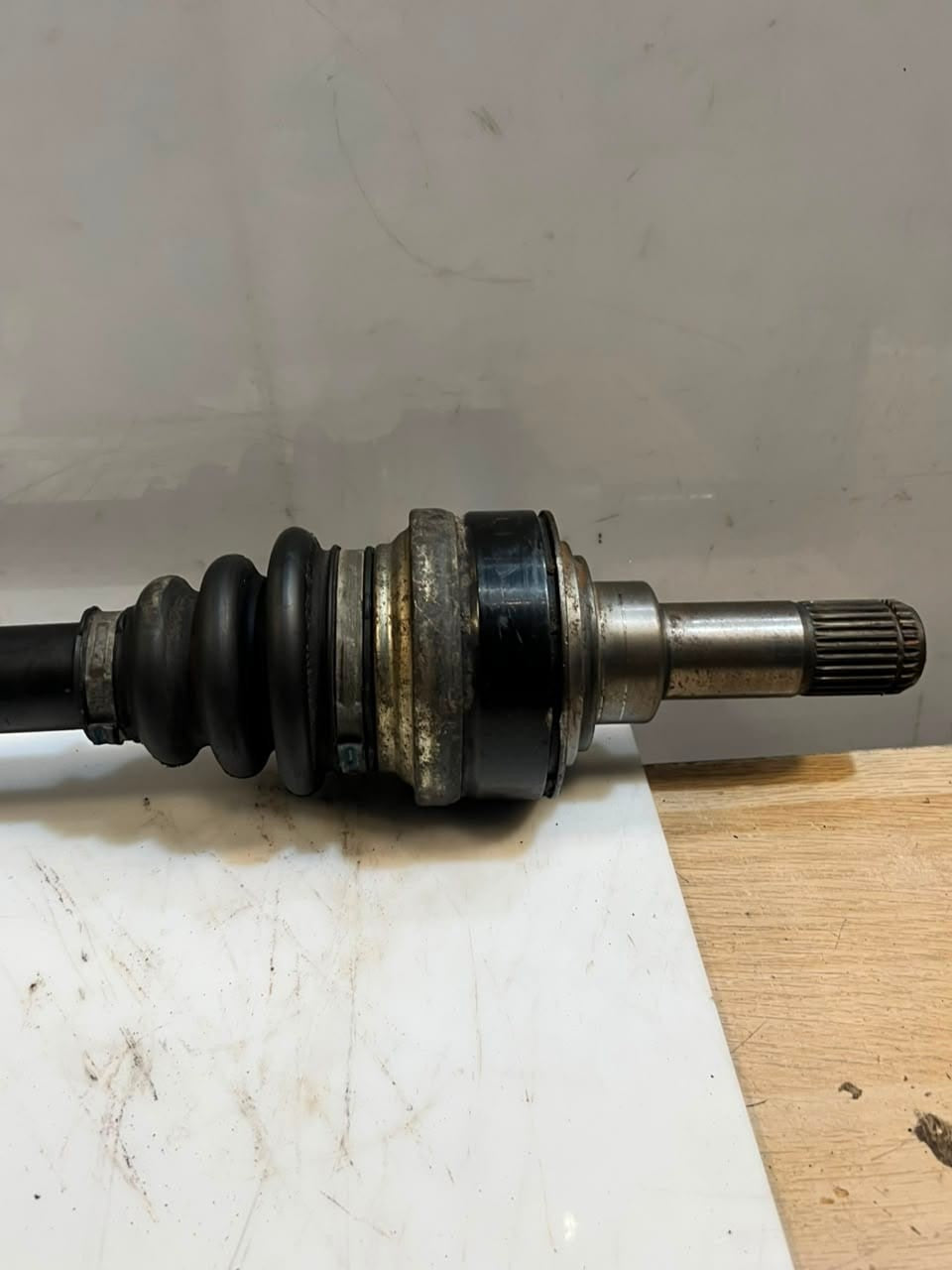 2010-2017 BMW 5 Series F10 F11 520d Rear Drive shaft RIGHT 7581028 OEM
