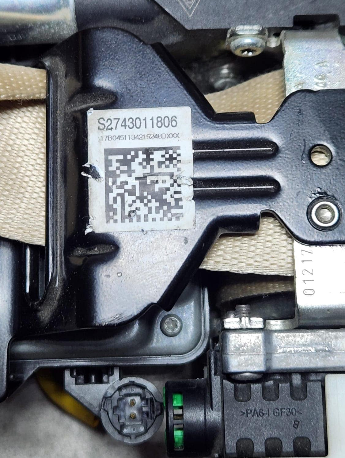 BMW Upper Seat Belt Front Right 7430118 5 Series G31 540iX