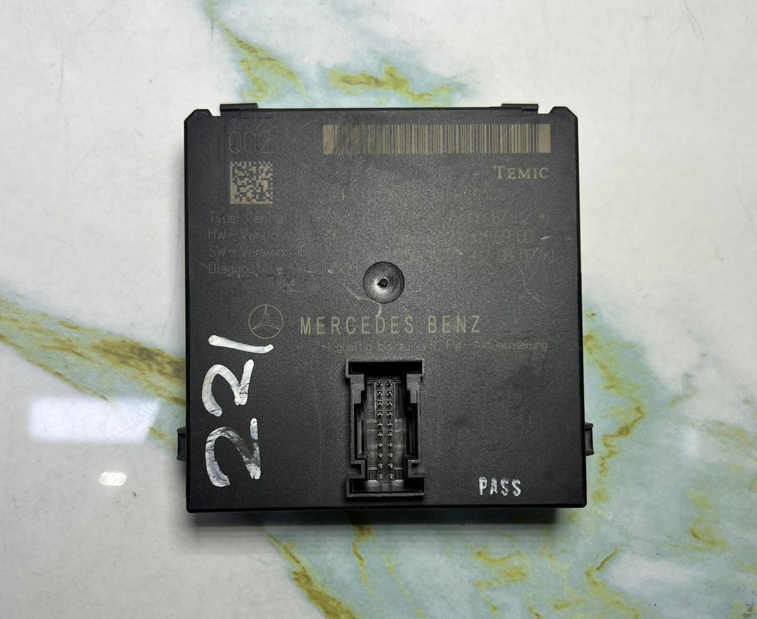 2007-2013 Mercedes-Benz W221 S-Class Gateway Control Module A221 9006702 OEM