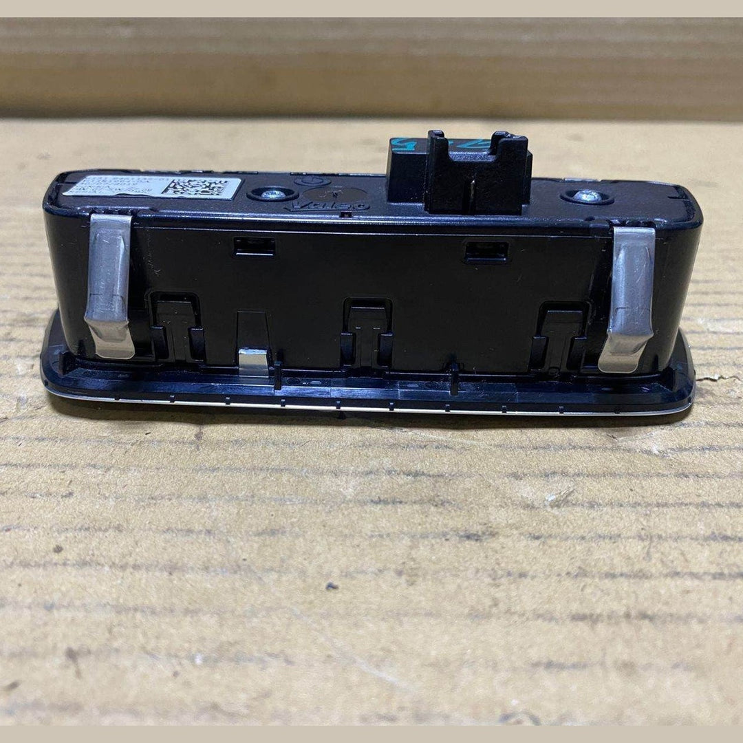 BMW HEAD Light Switch 9461132 X5 G05, X6 G06, and X7 G07 models