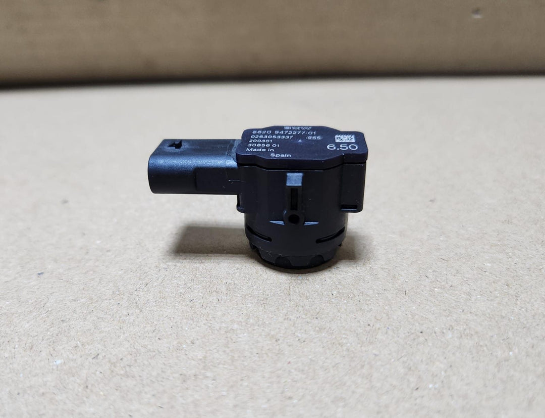 Genuine BMW Park Ultrasonic Sensor 9472277. F40 F44 G20 G11 G12 F91 G15