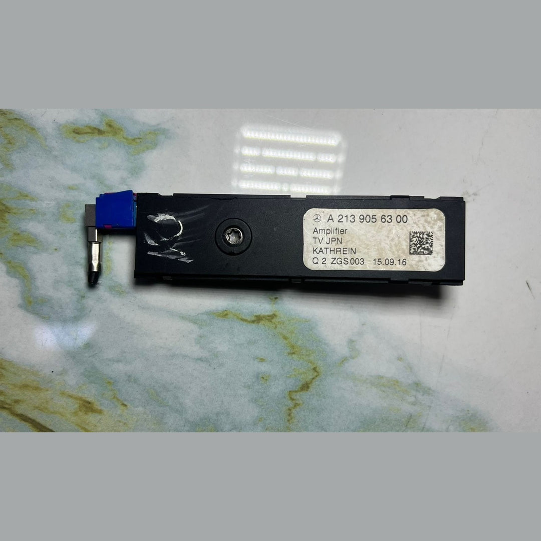 Mercedes A-Pillar Antenna Amplifier A2139056300 E-Class W213