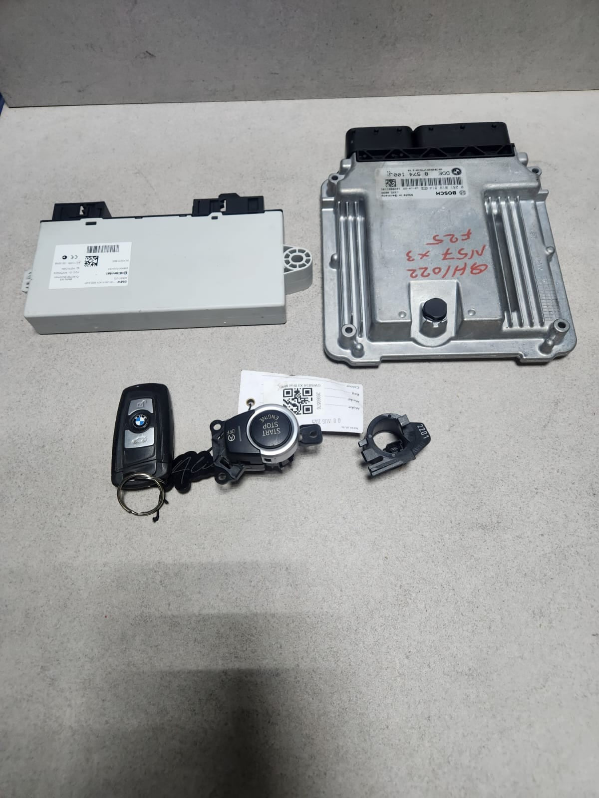 BMW Engine Control Unit 8574100 X3 F25 3.0 DIESEL N57D30A ECU SET