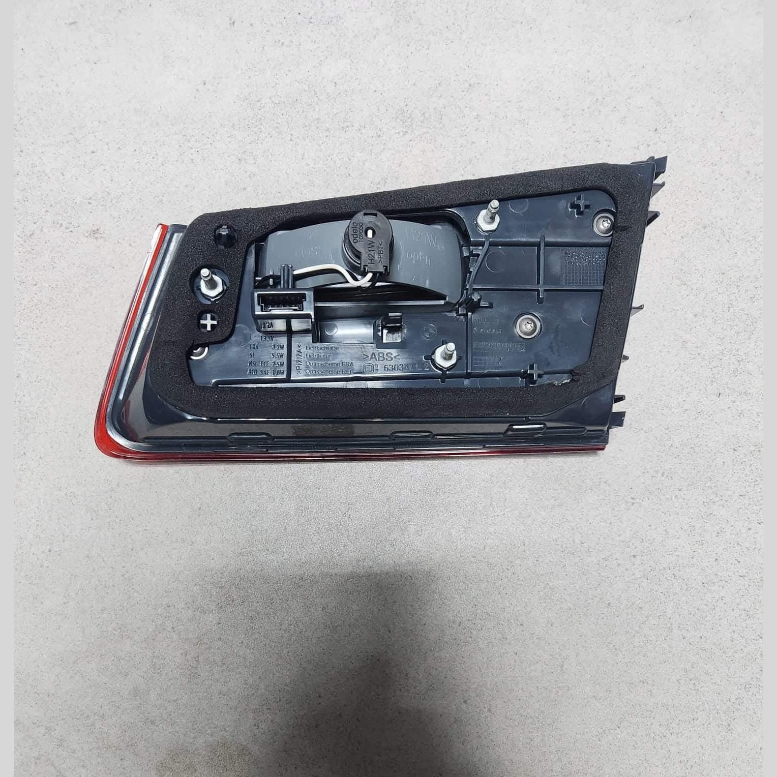 2019 BMW M5 Left Inner Taillight 9481823 5 Series G30 F90 530i and M5