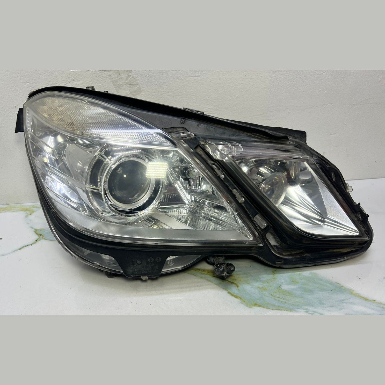 10-11 Mercedes W212 E-Class Front Right Side Head light Headlamp A212 8202059