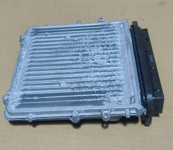 GENUINE BMW 5 Series F11 F10 N47N CONTROL UNIT ECU DDE 8510137