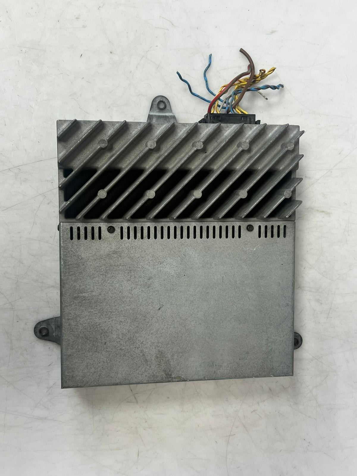 2001-2003 BMW 525i E39 5 528i 530I Series Audio Amplifier 8362444 OEM