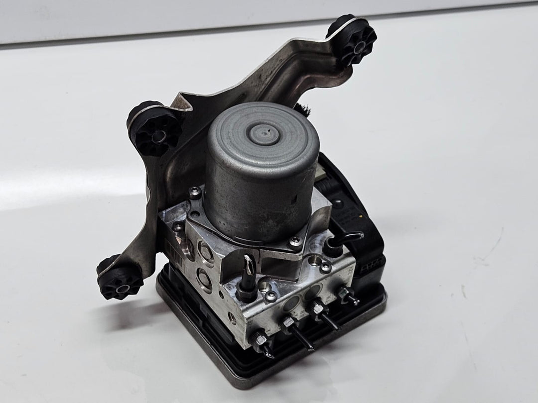 6880538-2016-2019 BMW 750i 740Li G11 G12 Abs Pump Control Module OEM 