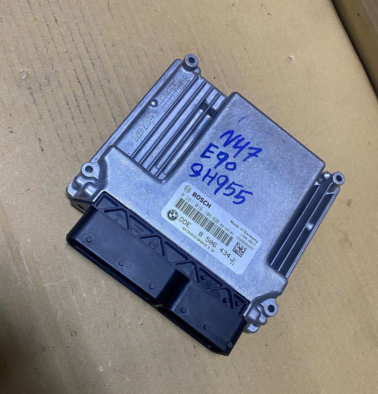 BMW Engine Control Unit 8506434 1 Series E87 and 3 Series E90
