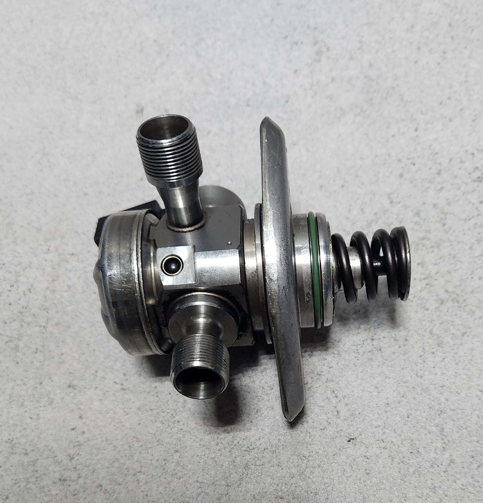 2018 Mercedes-Benz A200 High Pressure Fuel Pump A2820700001  