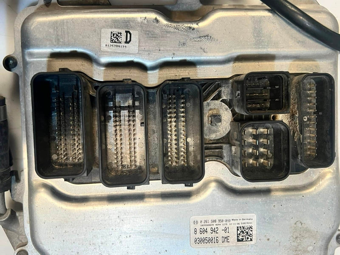 2011-2015 BMW 550i B7 N63 Engine Control Module ECU SET DME+CAS+1KEY 8604942
