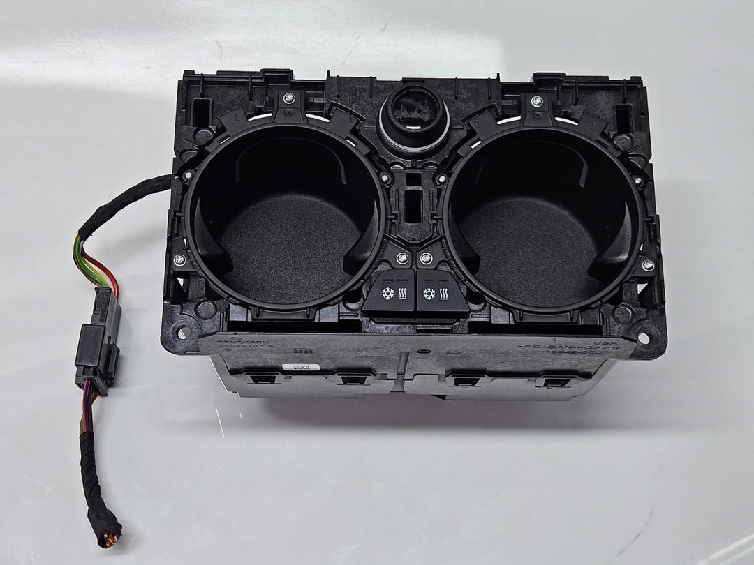6827173-2018 BMW X5 G05, X6 G06, X7 Heated Cooled Cup Holder Center Console OEM